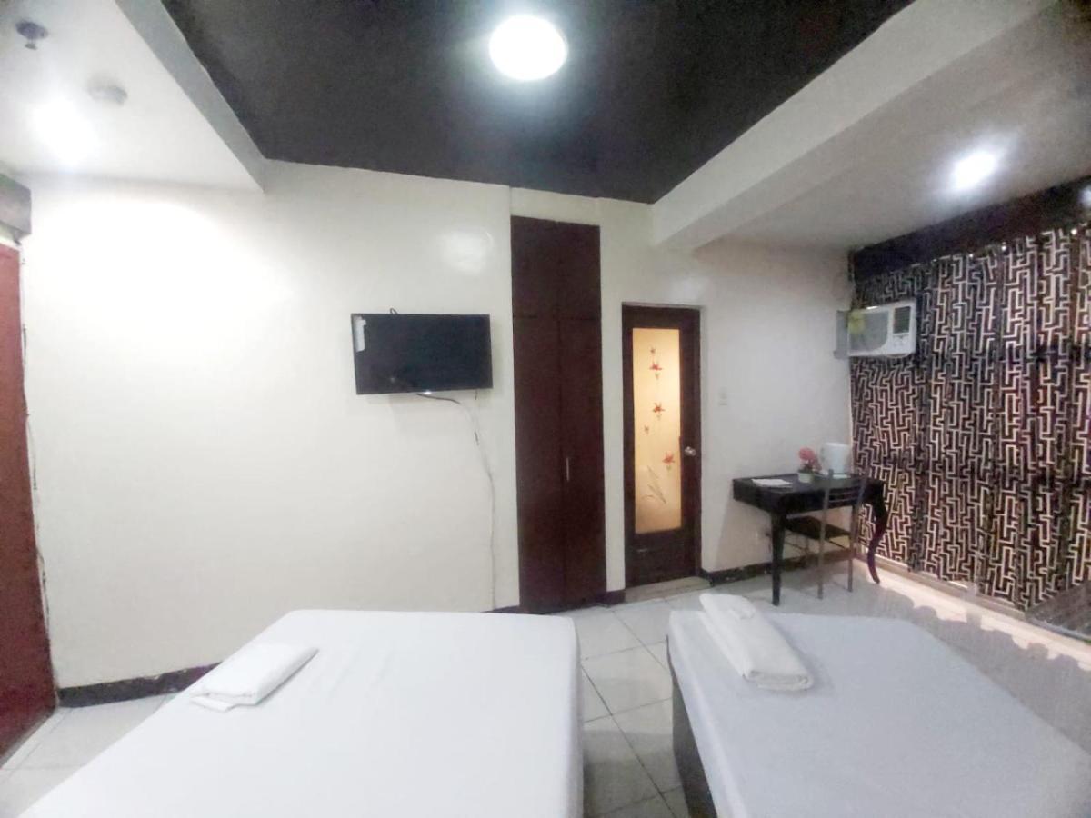 Cosmo Hotel Espana Near Ust มะนิลา ภายนอก รูปภาพ