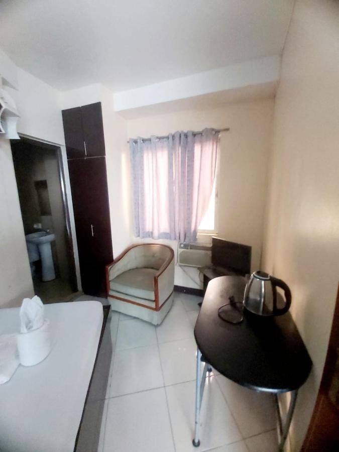 Cosmo Hotel Espana Near Ust มะนิลา ภายนอก รูปภาพ