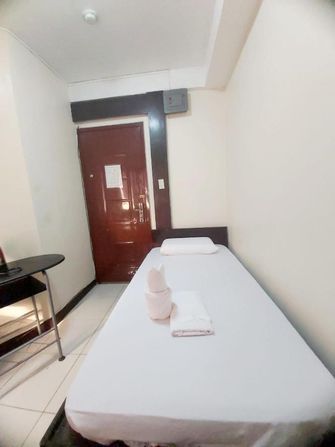 Cosmo Hotel Espana Near Ust มะนิลา ภายนอก รูปภาพ